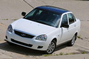 АвтоВАЗ назвал цены на двухцветную Lada Priora