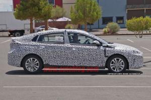 Шпионские снимки гибридного Hyundai 2016 года 