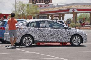 Шпионские снимки гибридного Hyundai 2016 года 