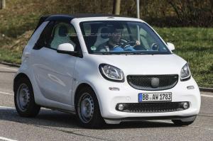 Smart ForTwo Cabrio сфотографирован с близкого расстояния