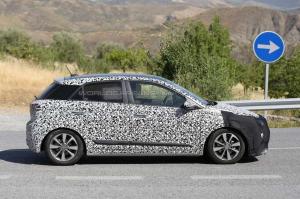 Шпионские снимки Hyundai i20 Turbo 2016 года 