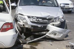 В Актау столкнулись три автомобиля
