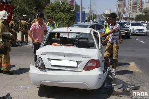 В Актау столкнулись три автомобиля 
