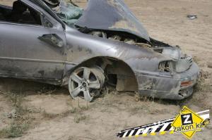 В Алматы по ул. Акын Сара водитель Toyota снес фонарный столб 