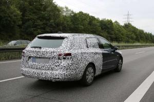 Шпионские снимки Opel Astra Sports Tourer 2016 года 