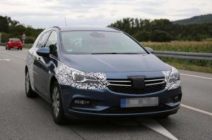 Шпионские снимки Opel Astra Sports Tourer 2016 года 