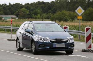 Шпионские снимки Opel Astra Sports Tourer 2016 года 