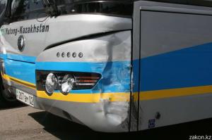 В Алматы произошло очередное ДТП с маршрутным автобусом 