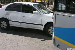 В Алматы произошло очередное ДТП с маршрутным автобусом 