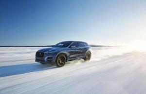 Вседорожник Jaguar F-Pace тестируется в условиях экстремальных температур