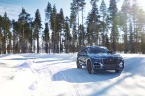 Экстремальное тестирование Jaguar F-Pace 2016 года 