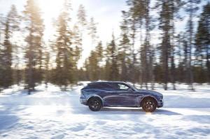 Экстремальное тестирование Jaguar F-Pace 2016 года 