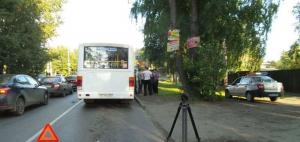 На Шаумяна маршрутка насмерть сбила колясочника-попрошайку 