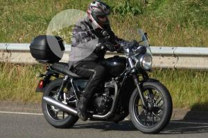 Шпионские фото мотоциклов Triumph: Explorer и Bonneville