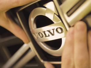 Компания Volvo планирует построить гламурный спорткар