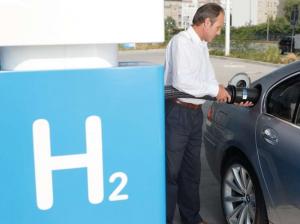 BMW верит в будущее водородных двигателей