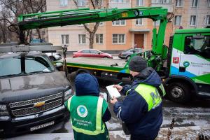 Власти пообещали защитить водителей от эвакуаторов