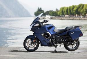 Новый мотоцикл Triumph – настоящий мощный рейсер