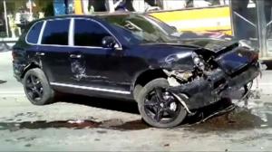 Водитель на Porsche повредил 8 машин в московском ДТП