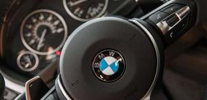 Концерн BMW отзывает 140 000 машин из-за дефекта в подушках безопасности