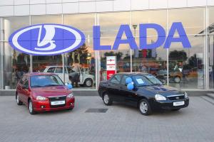 АвтоВАЗ повышает цены на автомобили Lada