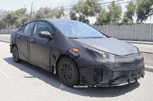 Шпионские снимки Toyota Prius  2016 года 