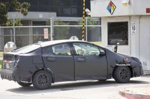 Шпионские снимки Toyota Prius  2016 года 