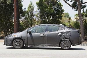 Шпионские снимки Toyota Prius  2016 года 