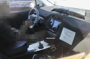Шпионские снимки Toyota Prius  2016 года 
