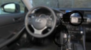 Казахстанец заплатит 109 миллионов тенге за попытку выкупить Lexus у полицейского в России