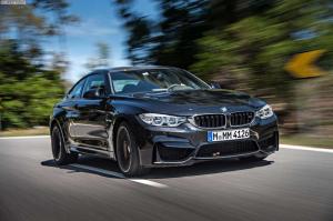 Рекламу кабриолета BMW M4 назвали опасной для водителей