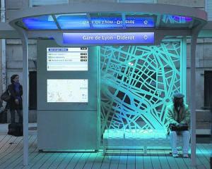 Остановки Киева оснастят Wi-Fi и зарядками для телефонов