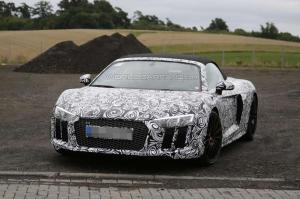 Шпионские снимки Audi R8 Spyder 2017 года 
