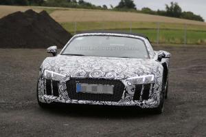 Шпионские снимки Audi R8 Spyder 2017 года 