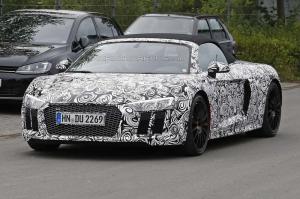 Шпионские снимки Audi R8 Spyder 2017 года 
