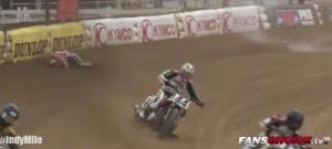 Чемпионат AMA Pro Flat Track: Шон Баер в повороте зацепил отбойник