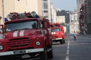 В центре Киева из-за пожара ограничено движение транспорта
