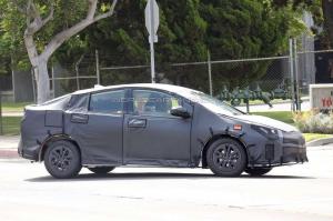 Шпионские снимки Toyota Prius 2016 года 