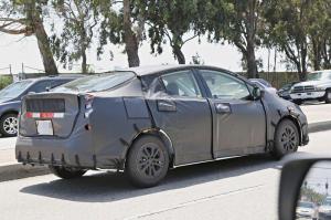 Шпионские снимки Toyota Prius 2016 года 