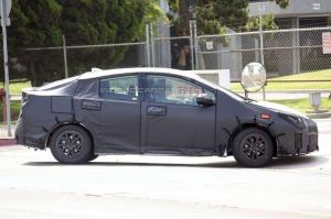 Шпионские снимки Toyota Prius 2016 года 