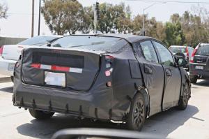 Шпионские снимки Toyota Prius 2016 года 