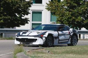 Замаскированный Ferrari F12 GTO замечен шпионами в Маранелло