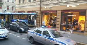 В результате ДТП с автобусом на Петроградской стороне пострадали люди 