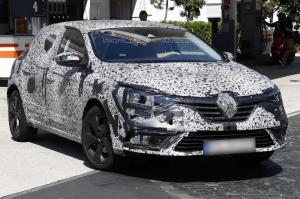 Шпионские снимки Renault Megane 2016 года 
