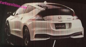 В Сети появились фото рестайлинговой Honda CR-Z 