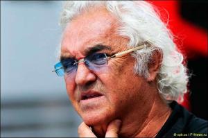 Флавио Бриаторе: Ferrari не стоит обвинять шинников