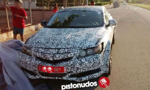Honda вывела на тесты спортивную версию нового Civic 