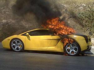 В США огнем уничтожен суперкар Lamborghini Gallardo