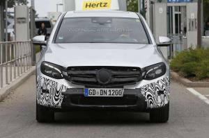 Mercedes вывел на тесты серийную версию GLC Coupe 