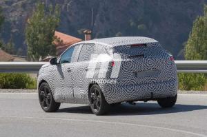Новый Peugeot 3008 впервые заметили на тестах